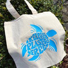 reusable cotton tote bag with light blue vinyl design. bag dimensions: 15” x 16” Diy Bag Design Ideas, Tote Bag Summer Design, Beach Bag Design, Summer Tote Bag Design, Design Bags Diy, Cool Tote Bag Design, Make Tote Bag, Tote Bag Design Ideas, Keep The Sea Plastic Free