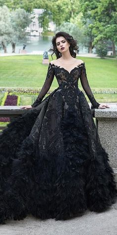 Gothic Wedding Dress Ball Gowns Vintage, Black Wedding Dress Gothic, Wedding Dress Black, Black Wedding Gowns, Fest Outfits, Gothic Wedding Dress, Wedding Dress Guide, Dress Guide, فستان سهرة