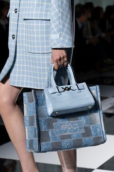 Spring-Summer 2024 Fashion Show | VERSACE US Fashion Show Versace, Essential Wardrobe Pieces, Versace Bag, Atelier Versace, Fashion Articles, Versace Bags, Pretty Bags, 2024 Fashion, Gianni Versace