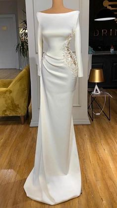 Reception Party Outfit, New Gown Design, Ranveer Allahbadia, Dresses Mermaid Style, Gown For Wedding Party, Dress For Reception, Plus Size Party Wear, Gown For Wedding, Net Gown