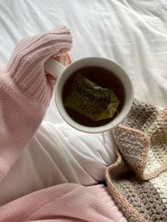 #tea #aesthetic #cleangirl #cute #inspo #warm #winter #sweater Winter Health Aesthetic, Light Cozy Aesthetic, Soft Lifestyle Aesthetic, Girly Cozy Aesthetic, Self Care Aesthetic Pictures Winter, Healthy Winter Aesthetic, January Core Aesthetic, Winter Girly Aesthetic, January Mood Board Aesthetic