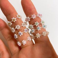 Beaded Flower Ring, Daisy Bracelets, Daisy Rings, Cincin Diy, Diy Beaded Rings, Flower Rings, Bead Wire, Beading Jewelery, Ring Flower