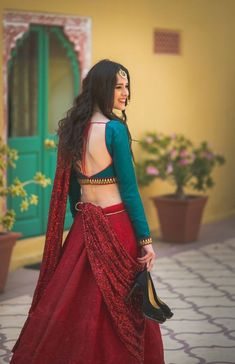 Lehenga Outfit, Red Bridal Lehenga, Blouse Designs Catalogue, New Saree Blouse Designs, Fashionable Saree Blouse Designs, Sari Blouse Designs, Indian Saree Blouses Designs