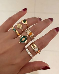 Gold rings in vintage style. Inexpensive Jewelry, Jewelry Aesthetic, Dope Jewelry, Jewelry Fashion Trends, Waterproof Jewelry, Jewelry Lookbook, Mode Inspo, Girly Jewelry, Jewelry Online Shopping