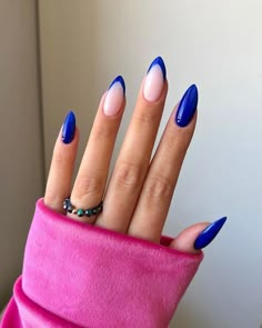 Almond Blue Nails, Almond Nails Blue, Blue Almond Nails, Unghie Sfumate, Summer Gel Nails, Nail Design Inspiration, Blue Nail Polish, Blue Nail Designs, Makijaż Smokey Eye