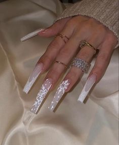 Snow Nails Acrylic, Sugar Nails Acrylic, Long Nails Winter, Winter Nails Acrylic Snowflakes, Snow Nail Designs, Winter Nails Long, Glitter Snowflake Nails, Snow Nails Winter, Long Winter Nails