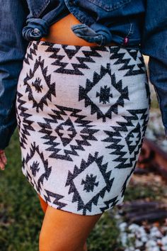 Country Girl Style Outfits, Printed Skirt Outfit, Nfr Outfits, Aztec Skirt, Country Clothes, Western Skirts, Cowgirl Style Outfits, Western Clothes, Style Bundle