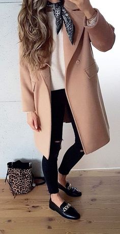 . Black Jacket Outfit Women, Black Jacket Outfit, Outfits Everyday, Perfect Spring Outfit, Jacket Outfit Women, Trendy Spring Outfits, Fashion Everyday, Outfits To Wear, Spring Wear