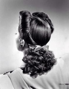 Cabelo Pin Up, 40s Mode, Historical Hairstyles, 40s Hairstyles, 1940s Women, 1940s Hairstyles, Victory Rolls, Roll Hairstyle, Pin Up Hair