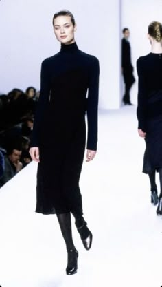 Goth Minimalist Fashion, 90s Minimalism Fashion, 90s Fashion Runway, 1990 Style, 90s Minimalism, 90s Calvin Klein, 90s Runway Fashion, 1990s Fashion, Calvin Klein Collection