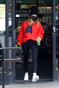 Hailey Bieber Street Style, Hailey Baldwin Street Style, Athleisure Street Style, Hailey Rhode Baldwin, Hailey Baldwin Style, April 13, Hailey Baldwin, Athleisure Outfits