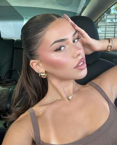 Bronze Makeup, Hot Makeup, Photo Insta, Glowy Makeup, Makeup Pictures, Everyday Makeup, Girls Makeup