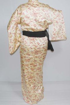 This is vintage kimono for women. The fabric is light weight and its easy to wear. The beautiful oriental design is gorgeouse and elegant.The sleeves sway and billow with the slightest movement, making these traditional robes the personification of elegance and delight. This unique piece of wearable art would make a treasured gift for a cosplayer or any woman who loves Japanese culture. * Width: 63cm (about 24.8 inches) * Length: 155cm (about 61.02 inches) * Sleeve length: 49cm (about 19.29 inch Long White Vintage Kimono, White Long Vintage Kimono, Long Kimono Dress, Modern Kimono, Kimono Outfit, Kimono Vintage, Traditional Kimono, Japanese Dress, Kimono Wrap