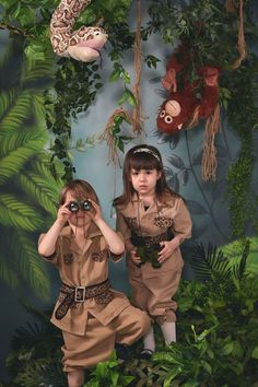 Kate Misty jungle Spray Painted Backdrop Jungle Theme Kids Furniture, Tree Custom For Kids, Safari Theme Hair Salon, Jungle Themed Photoshoot, Jungle Photoshoot Ideas, Jungle Clothing, Misty Jungle, Dino Theme, Jungle Decorations