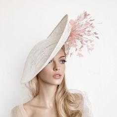 Elegant off White and pink feathers Kentucky derby straw hat for woman. This white fascinate hat is embellished with a stunning feather mount and a beautiful silk flowers. It is a perfect hat for weddings, Royal Ascot horse races, cocktails, derby... It is mounted on a headband. If you want, you can choose the side of the head were you like to wear the fascinator, just convo me. Any color of the fascinator can be changed to order. ** PROCESSING TIME: 5 -7 business days. ** DELIVERY TIME (DHL Exp Feminine Spring Wedding Headpiece, Feminine Wedding Headpieces For Spring, Feminine Mini Hats For Weddings, Elegant Headpiece With Pinched Crown For Garden Party, Feminine Summer Party Hats, Elegant White Hat With Structured Crown, Spring Formal Feminine Fascinator, Cream Formal Hat With Structured Crown, Fitted Cream Costume Hats For Spring