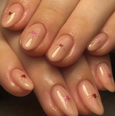 Short Almond Nails Natural, Nye Nails, Heart Nail Designs, Subtle Nails, Minimal Nails, Soft Nails, Nails Only, Mirror Gold