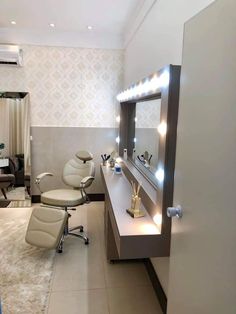 Glam Beauty Room, Makeup Room Diy, Parlour Design, Makeup Beauty Room, Esthetician Room Decor, Esthetics Room, Spa Room Decor, Esthetician Room