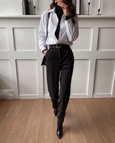 Black Slacks Outfit, Edgy Work Outfits, Buisness Casual Women, Casual Outfits For Women, Business Professional Outfits, Chic Business Casual, Oufits Casual, Office Casual Outfit, Business Outfits Women