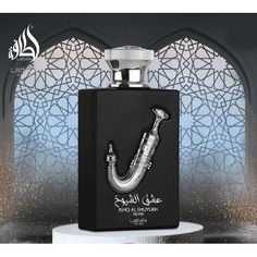 Ishq Al Shuyukh Silver est une marque de parfums de jeunesse, l\'un des meilleurs parfums de jeunesse adaptés à l\'atmosphère du cerveau.Offrez-vous luxe et distinction avec ce parfum uniqueIngrédients du parfum :-Notes de tête : citron, bergamoteNotes de coeur : poivre noir, ananasNotes de fond : bois d\'ambre, bois de cèdre, vanille, patchouli The Originals, Silver