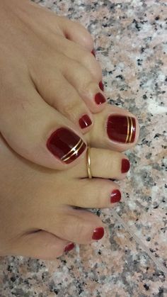 Gold Toe Nails, Red Toenails, Red And Gold Nails, Pointy Nails, Gold Nail Art