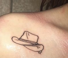 #authormorgan #reddeadredemption Hat Tattoo, Western Tattoos, Wicked Tattoos, Fire Tattoo, Red Ink Tattoos, Cute Tiny Tattoos, Gaming Tattoo, Arthur Morgan, Cool Small Tattoos