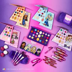 Makeup With Cute Packaging, Revolution Makeup Palette, Bratz Accessories, The Bratz, Eyeliner Set, Kohl Eyeliner