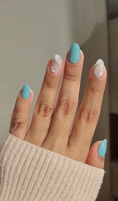 Tropical Blue Nails, Pedicure Gel, Uñas Ideas, Teen Nails, Cruise Nails, Holiday Acrylic Nails, Heart Nail Designs, Simple Gel Nails