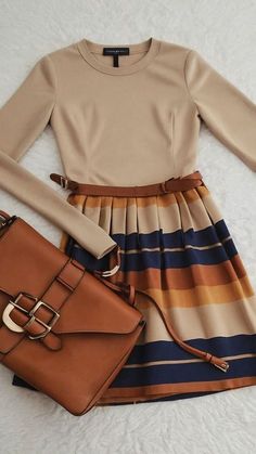 School Baddie, Styles For School, Trendy Leggings, Fall Styles, Stylish Skirts, Comfy Dresses, Cute Fall Outfits