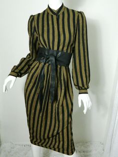 Vintage Cassant Dress Brown and Black Stripped 100% Silk Size 6 Flat Lay Armpit-Armpit 18" Waist 16" Back Length 46" Sleeve Length 24" Note: Belt Not Included