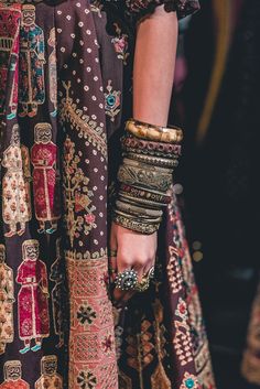 Fashion Photoshoot Ideas, Grand Hyatt, Mode Boho, Indian Aesthetic, Indian Fashion Designers, Indian Designer Wear, Churidar, Fashion Photoshoot, Designer Wear