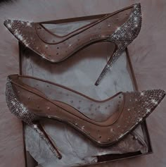 Louboutin Aesthetic, Married Aesthetic, Dr Accessories, Hak Tinggi, Heels Aesthetic, Royal Aesthetic, Shoes Heels Classy, Bookish Things, Heels Classy