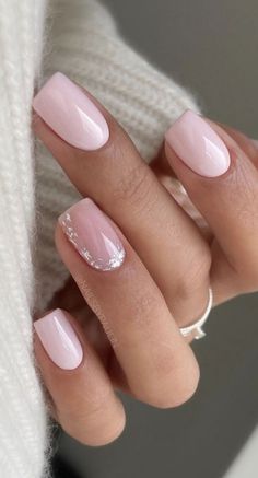 Short Pink Shellac Nails, Milky Pink Nails, Kutek Disney, Milky Pink, Milky Nails, Smink Inspiration, Simple Gel Nails, Casual Nails