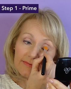 In this tutorial, I’m going to show you a super simple eye makeup routine for ladies over 50. Learn a simple eye makeup look in this quick post. Eye Makeup After 50 Over 50, How To Apply Eye Makeup Over 50, Eye Shadow For Over 50, Eye Makeup 50 And Older, Eye Makeup Pink Natural, Eye Shadow Over 50, Eye Makeup For Hooded Eyes Over 50, Eye Make Up Over 50, Eye Shadow For Over 60 Over 50