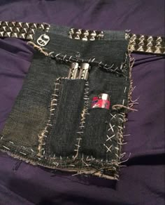 Diy Punk Decor, Diy Accessories Alt, Punk Craft Ideas, Crust Pants Ideas, Punk Bag Diy, Alternative Diy Clothing, Punk Utility Belt, Alt Clothing Diy