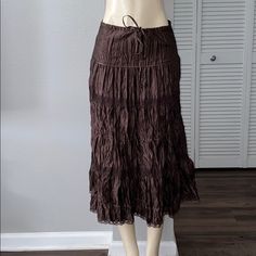 New Woman’s Dalia Brown Skirt. Size Medium. Waist Is 16”. Length Is 32”. Tie String & Side Zipper. Long Brown Lined Skirt, Low Waist Brown Skirt, Vintage Brown Skirt, Vintage Brown Flowy Skirt, Making Skirts, Brown Vintage Tiered Skirt, 90s Witch, Long Brown Skirt, Army Green Skirt