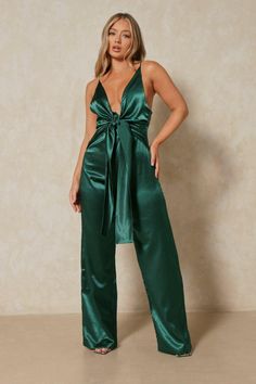 Green Jumpsuit Outfit, Petite Midi Dress, Petite Maxi Dress, Monochromatic Fashion, Nailed It, Feather Dress, Metallic Dress, Petite Tops