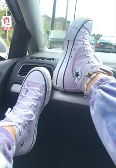 Lavender Converse Outfit, Light Purple Converse, Lavender Converse, Cute Converse Shoes, Black Platform Sneakers, Converse Aesthetic, Purple Converse, Dr Shoes, Preppy Shoes