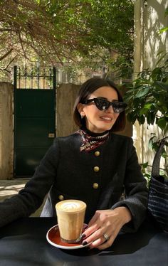 Elegante Casual, Looks Chic, 가을 패션, Autumn Outfit, Looks Style, Mode Inspiration, Cup Of Coffee, Elegant Outfit, Outfits Casuales