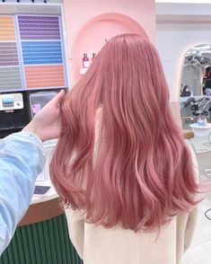 Strawberry Pink Hair, Light Pink Hair Color, Dusty Rose Hair, Dusty Pink Hair, Rose Pink Hair, Pink Ombre Hair, Pink Hair Dye