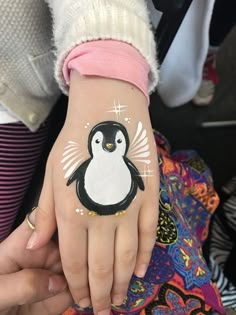 Penguin Face Paint, Face Painting Images, Kids Face Painting, Orca Tattoo, Christmas Face Painting, Cheek Art, Girl Face Painting, Face Painting Tutorials, Arm Painting