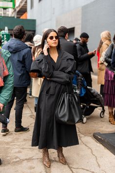 October Fashion, Street Style Fall Outfits, Fall Trends Outfits, New York Fashion Week Street Style, Nyc Street Style, Nyfw Street Style, Winter Outfit Inspiration, Street Fashion Photography, Autumn Street Style