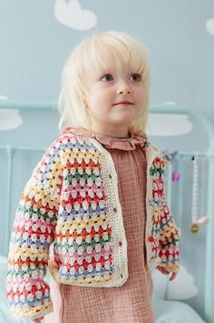 Toddler Crochet Patterns, Baby Cardigan Pattern, Crochet Baby Cardigan, Crochet Toddler, Crochet Kids, Haken Baby, Crochet Baby Clothes, Patterned Cardigans