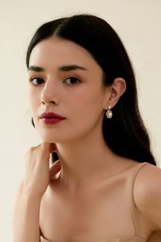 Crystal Pearl Earrings, Elegant Makeup, Summer Makeup, Crystal Pearls, Simple Makeup, Makeup Inspo, Dark Hair, Makeup Routine