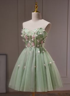 Green Embroidery Beading Tulle Mini Cocktail Dress   Condition: Brand New  Color:Green  Material:Tulle,Beading  Sleeve Length: Sleeveless  Collar:Off Shoulder  Length : Above Knee, Mini  Includes: Dress  Occasions:Tulle Homecoming Dresess,Short Prom Formal Dresses for Women,Cocktail Dress for Teens,Short Bridesmaid Dresses,short wedding dress,Dama Dresses for Quinceanera,School Dance Dresses for girls 12-14,Graduation Dresses,8th Grade prom dresses,club night out dress,sweet 16 dresses,White Holiday party,Halloween costume,cosplay,pageant,Christmas party,ceremony, birthday party family gathering or any other formal occasions   Where to Buy Cheap Perfect Prom Dresses Online?   VictorianDancer is an authentic designer dress manufacturer, In here you can find your favorite colors and styles,q Green School Dress, Cute 8th Grade Prom Dresses, Princess And The Frog Homecoming Dress, Green Dama Dresses, Formal Dresses For Short Women, Green Graduation Dress, Cute Green Dresses, Short Poofy Dresses, Teen Party Dresses