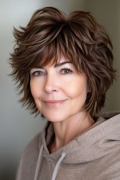 28 Trendy Shaggy Hairstyles for Older Women You Have to See in 2024 – CreativeBooster Shaggy Haircuts With Bangs, Edgy Short Haircuts, Short Shaggy Haircuts, Shaggy Short Hair, Layered Haircuts For Medium Hair