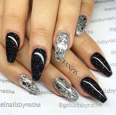 Starry night Dark Grey Nails, Gray Nail, Nails With Glitter, Unghie Nail Art, Silver Nail, Matte Nails Design, Hair Dark, Gray Nails