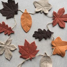 House Decor Fall, Fall Decorations Diy, Autumn Leaf Garland, Add Color To Your Home, Fall Decorating Ideas, Felt Crafts Diy, Fall Decorations Porch