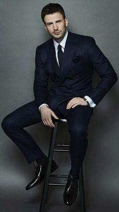 Fall Business Attire, Black Fashionista, Grey Suit Men, Men's Business Outfits, Business Attire Women, Professional Men, Prom Suits, About Business, Young Professional