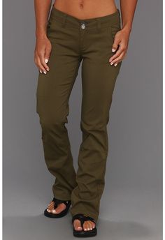 Like the olive green color and the style of pants. Real Advice, Hiking Clothing, Best Hiking Shoes, Hiking Clothes, Take A Hike, Beach Volleyball