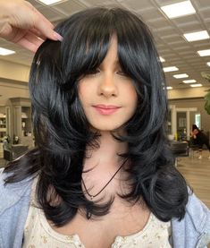 Mid Length Hair With Layers Blowout, Layered Hair Bangs Medium, Chest Length Haircut With Bangs, Triangular Layers Haircut, Bangs With Thick Hair, Mid Length Layered Haircuts With Bangs, Chest Length Haircut With Layers, Bangs On Medium Length Hair, Hair Cuts Layers Mid Length